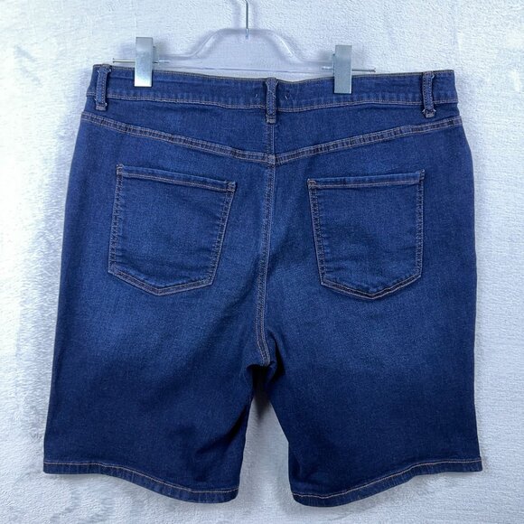 Croft and Barrow Womens Bermuda Length Jeans Shorts Denim Dark Wash Blue Size 18 - Picture 2 of 10